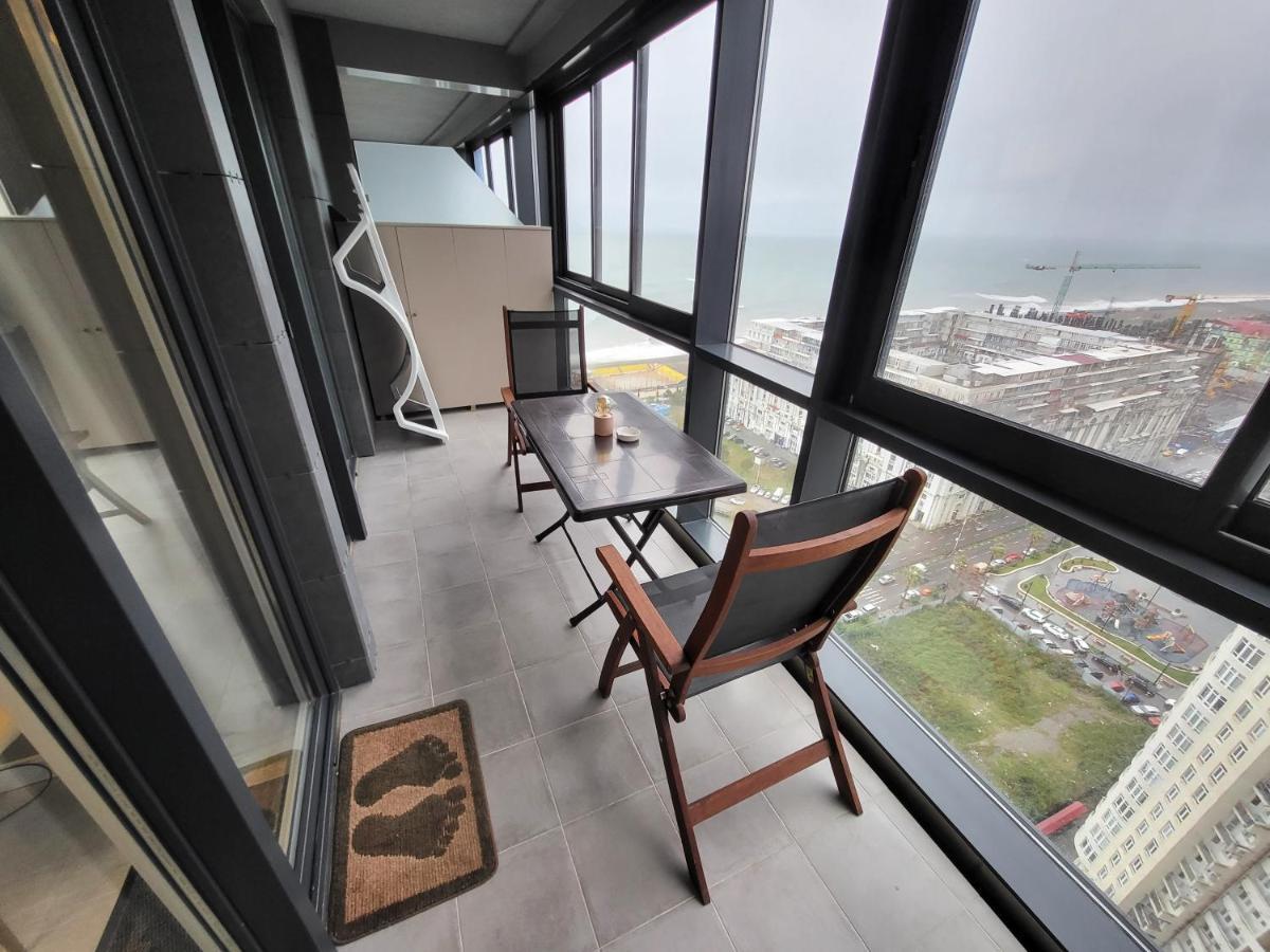 Holiday Apartments Batumi Exteriör bild